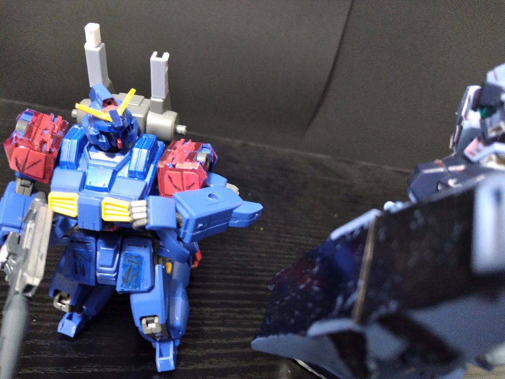 ???【俺はペイルライダーステスまあ気軽にステスと呼んでくれ!】ペイルライダー【俺はノットスター戦闘兵士!まだまだ未熟だかいつかはカテリさんみたいに負け知らずの騎士…なってみたいんだ!】ペイルライダー【ん?てか、なんで泣いてたんだ?まじ二回目は答えろよー】ストカス【… ビーム…サーベル失くし…ちゃった】