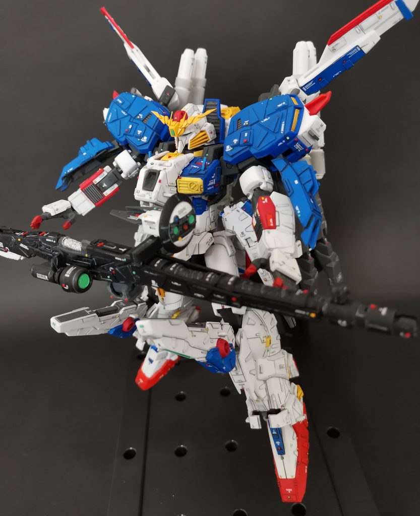 似たような画像ばかりで恐縮ですが反対側からの画像です。