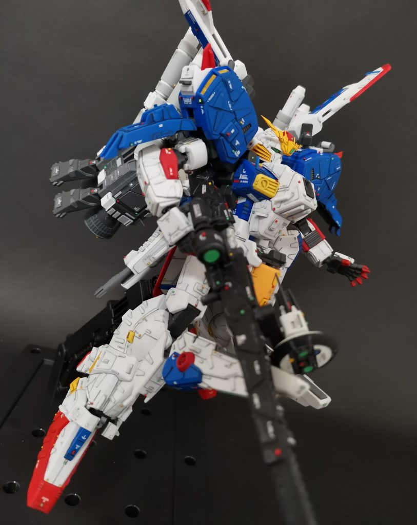 最後の1枚は少し動きを付けた感じのこちらのポージングにて失礼します。こちらでご紹介出来なかった画像も少しありますのでお時間の許す方はGUNDAM PRESS にも遊びに来ていただければと思います。それではありがとうございました!