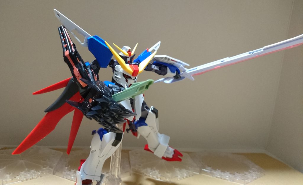 デスティニーの武装は全て使用可能。