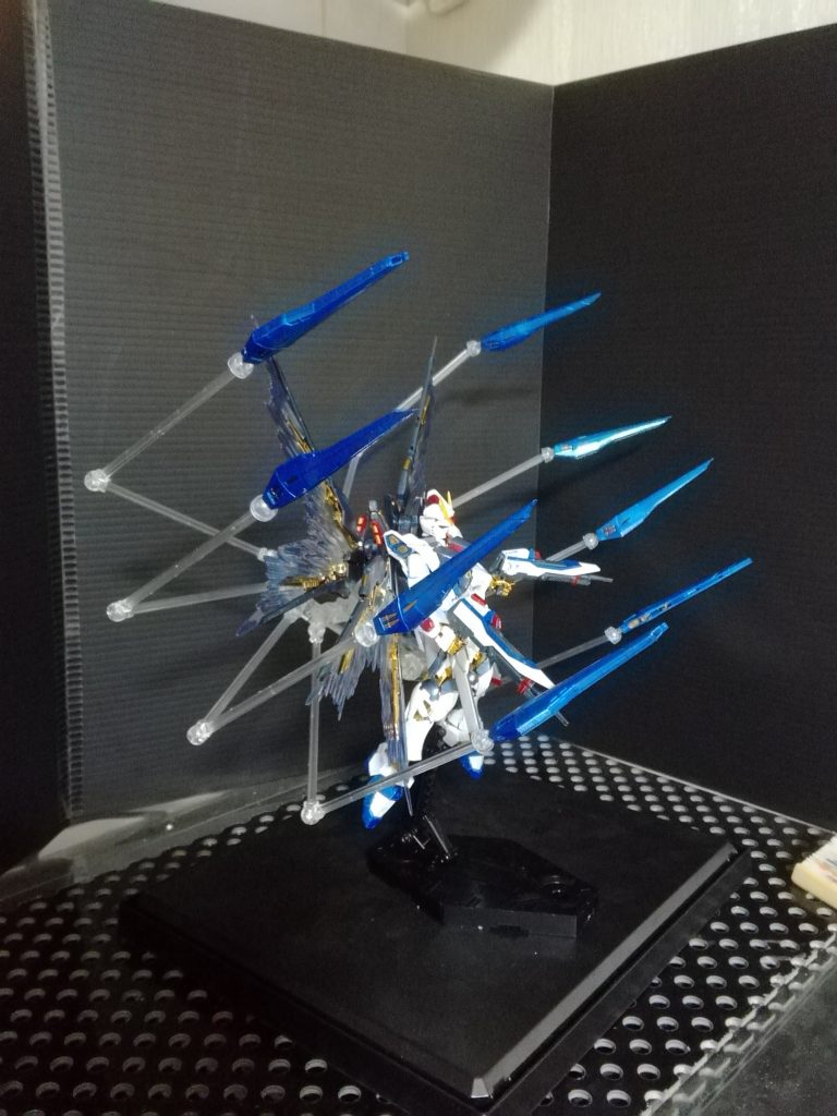 ストライクフリーダムガンダムチタニウムフィニッシュ–3枚目/制作者：アッキー