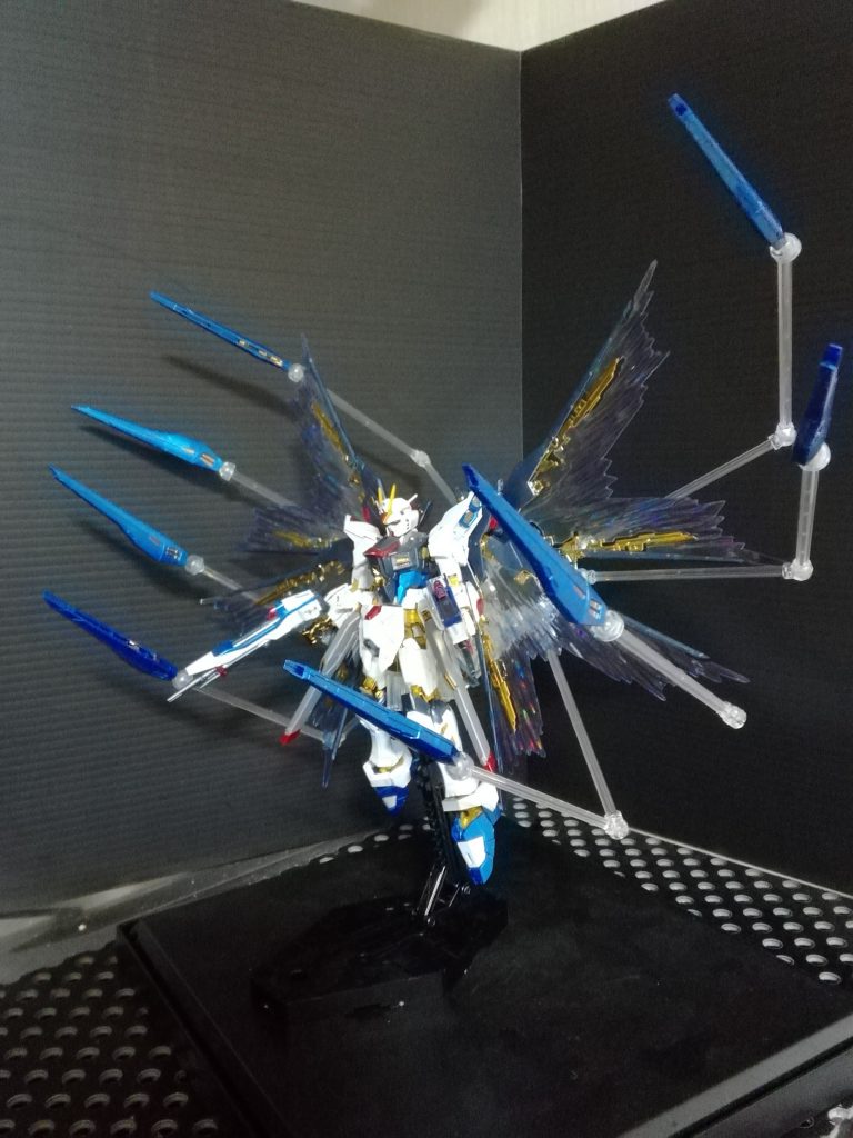 ストライクフリーダムガンダムチタニウムフィニッシュ–4枚目/制作者：アッキー