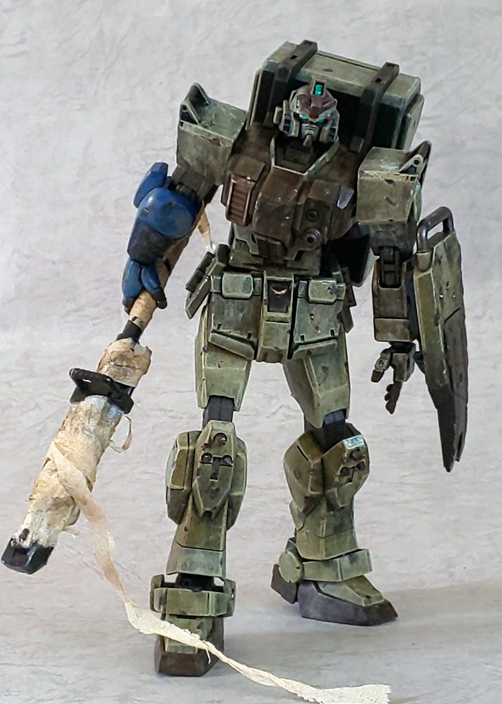 武装は、ビーム系、マシンガンは全て弾切れ、対空砲も弾切れだけどメイスとして使用してるとして、ボロ布で巻いてるイメージにしました。戦法としては、岩陰から突然メイスで襲いかかり、めった打ちにした後にシールドを打突武器にして首をはねる雰囲気です。