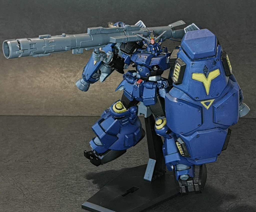 塗装はいつものシタデルベースカラーでベタ塗り→スミ入れ→はみ出しを修整で完成です。カラーリングはデラーズ・フリートverとティターンズfbを参考に塗り分けました。