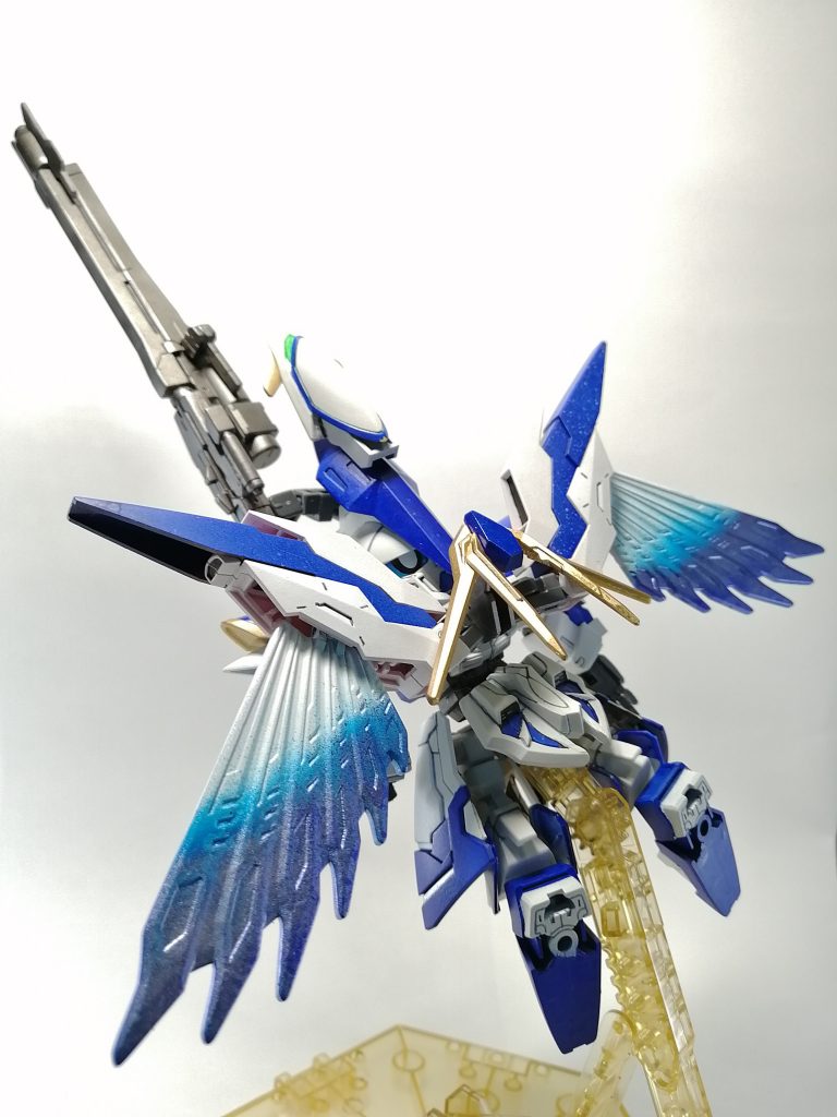 寝そべり変形も実装。ライフルの取り付け方法が不細工なのは内緒。