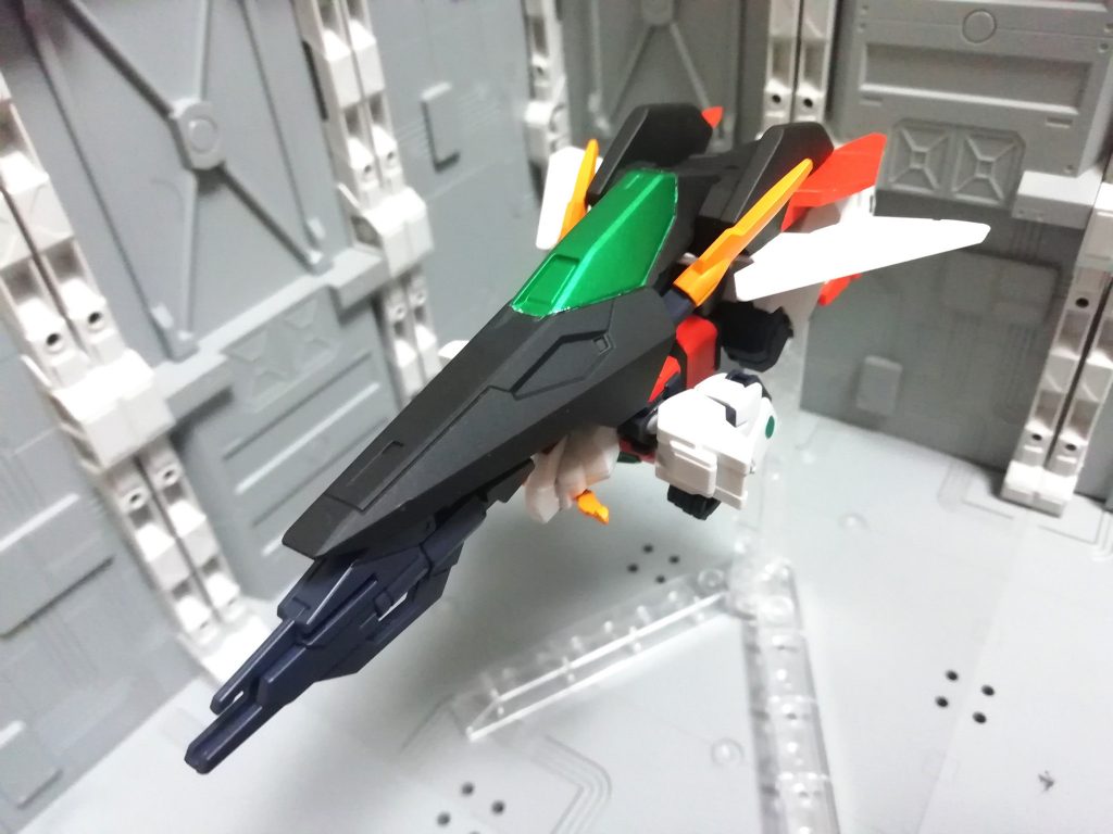 真骨頂のコアフライヤーに変形！キュリオスの飛行形態に見えるようカラーチョイスを入念に決めました