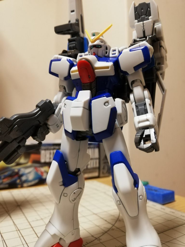 充電式コンプレッサー悪くはないのですが、圧が弱くインクが飛び散ることもあり、時間が経つと熱を持つのでマーカーの先がすぐ乾いてしまい何度もインクを調整する必要がありました。エアー缶のほうが綺麗になりますね。便利ですけど