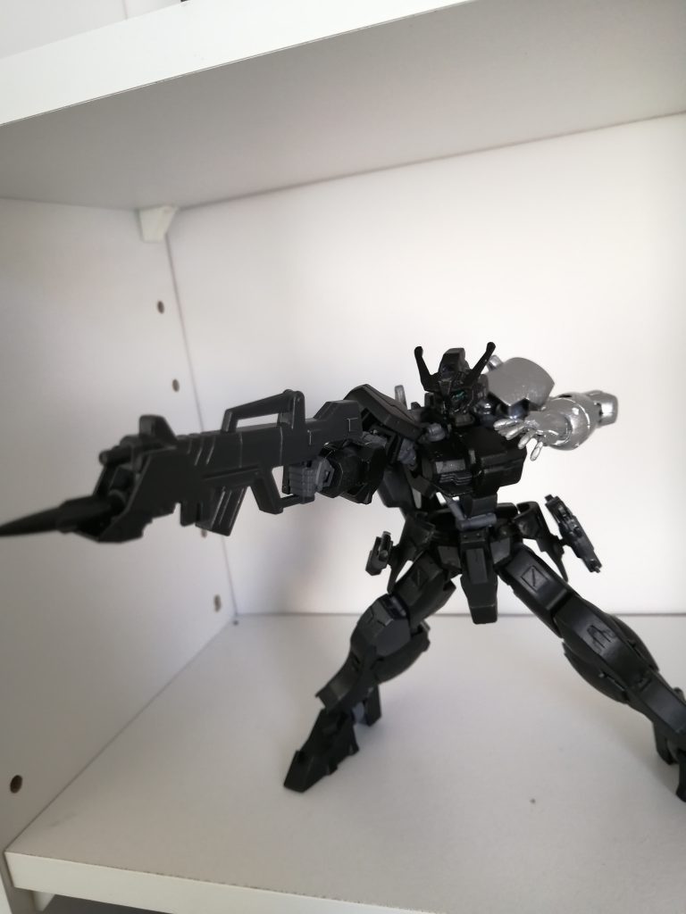 グレネード付きマシンガングレネードはバルバトスの迫撃砲でそれっぽくしてます。作ったあとにレオパルドダヴィンチのライフルでも良かったなと思いました