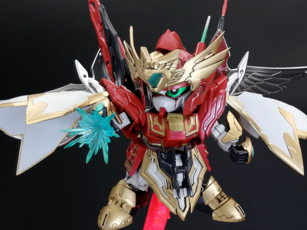 HGデスティニーの前腕を移植しているのでパルマフィオキーナエフェクトパーツも付けられます。