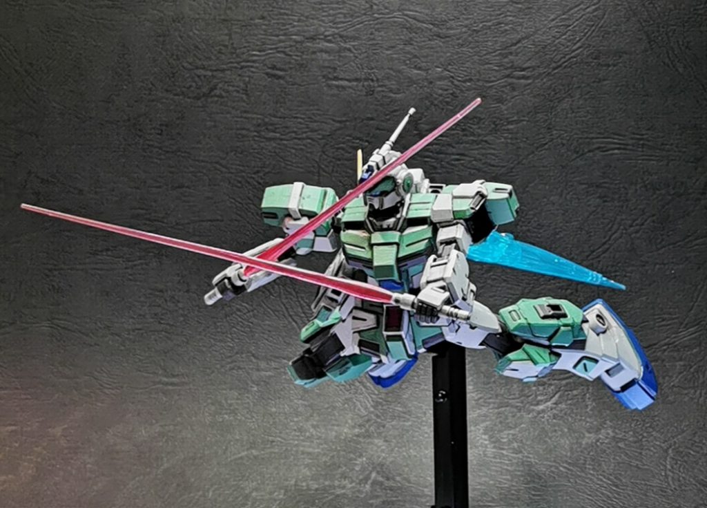 バーニア光はバンダイのエフェクトパーツを使用してます。勢いで買ってみましたが、サイズ感合ってて良い買い物です！