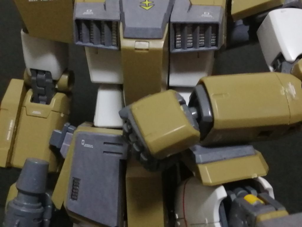 ダクト スラスターはガンメタリック