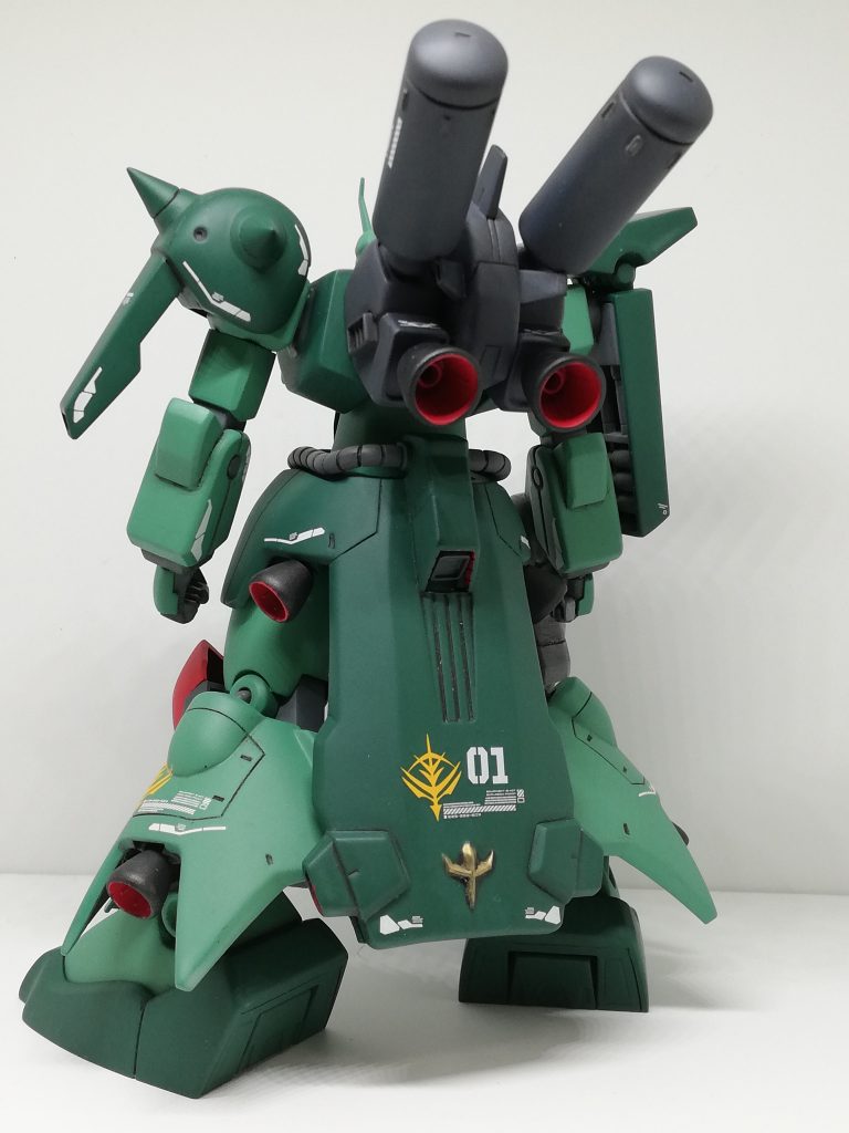 ギラ・ドーガとかの黄色っぽいグリーンにならないようにしました、けどもちょっとアンクシャぽい色合いになってしまったのは内緒。