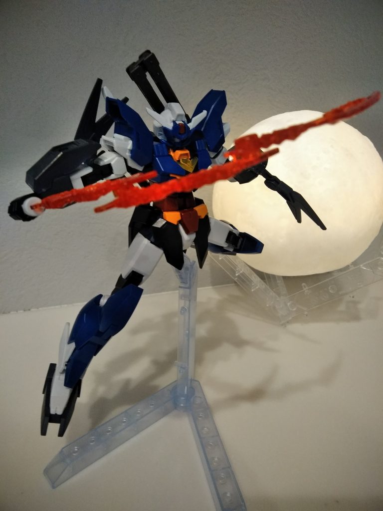 マフラーのエネルギーからビームカタナを形成！