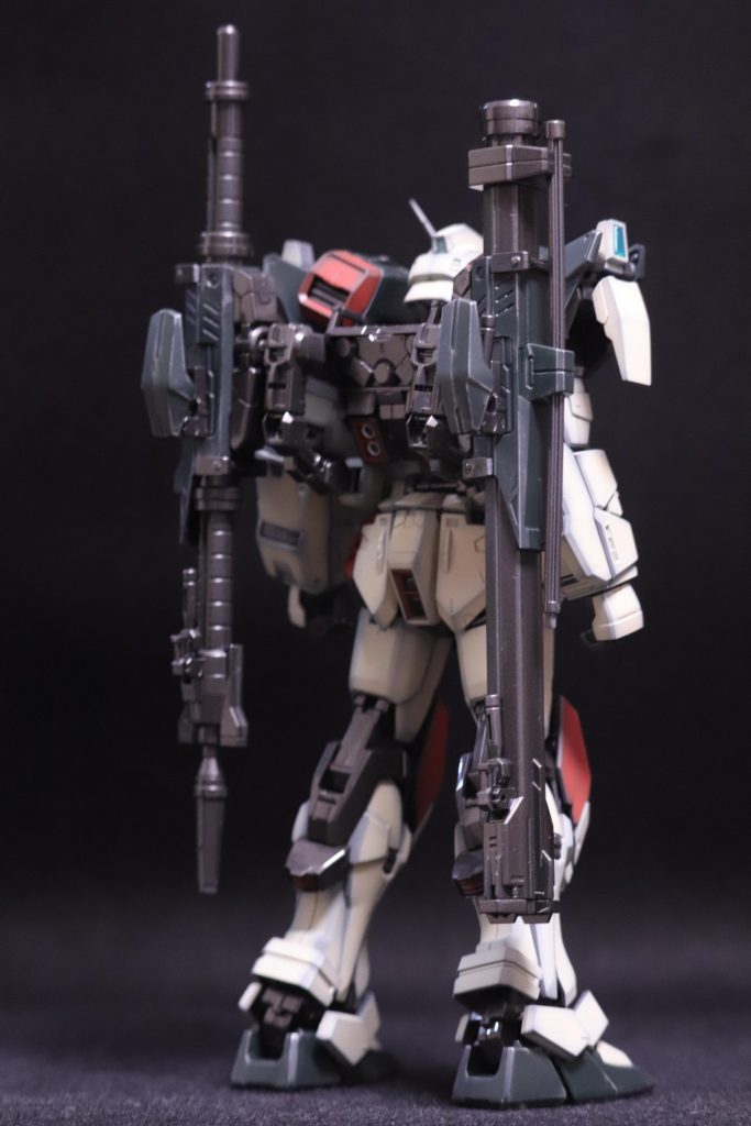 後ろ側の全体です。緑色を少し黒目にしたので緑色パーツだけドライブラシをしました('ω')