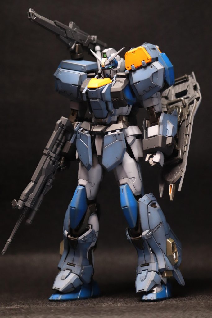 黄色パーツを基本ゴールドで塗りたくなるんですがミサイルコンテナと胸部はオレンジ系かなと思ってゴールド辞めました(ﾉ∀`)