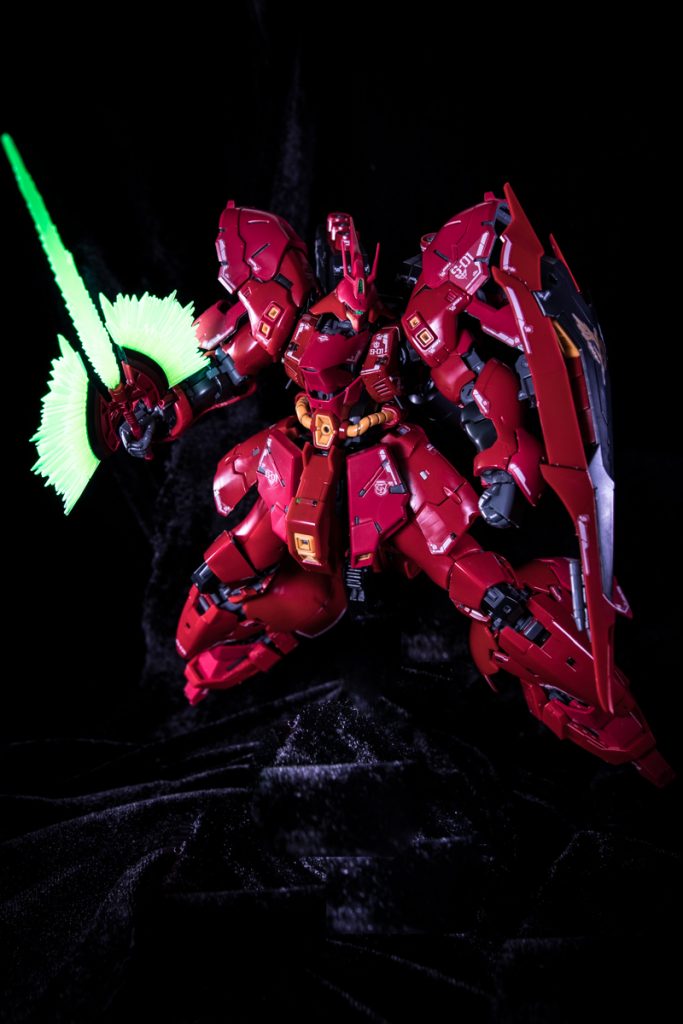 相変わらずサーベルとかは編集で発光加工。