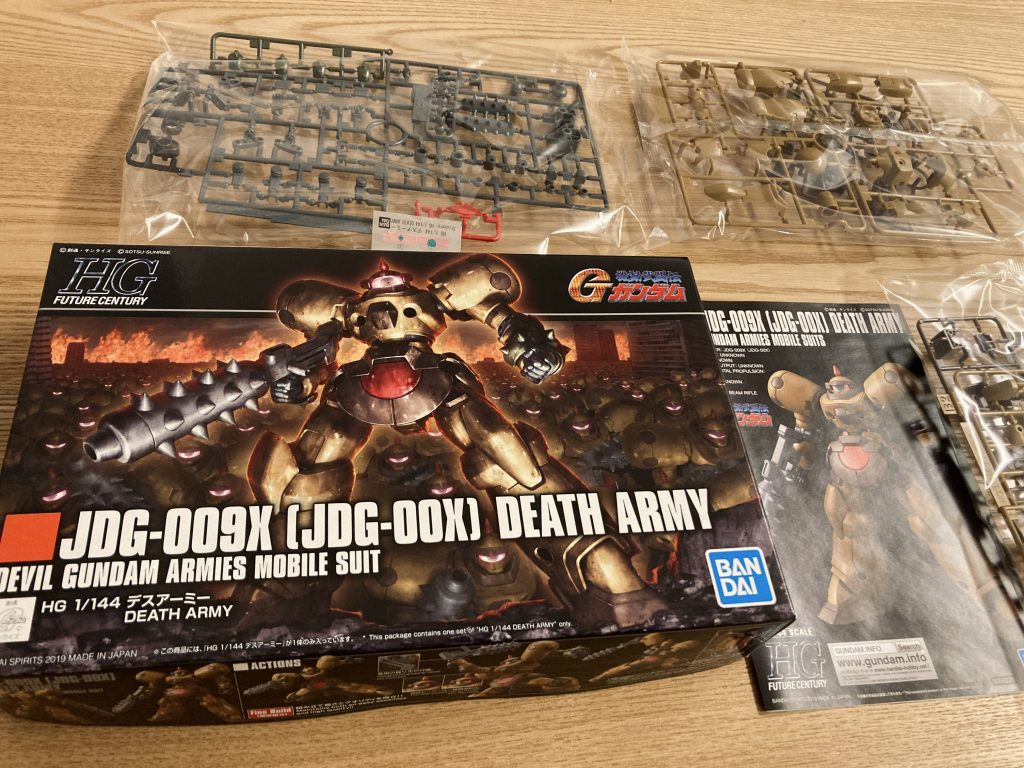 久しぶりのHG制作。めっちゃくちゃ組みやすかった。あと、肩の稼働域に驚愕しました。科学のチカラってすげー！