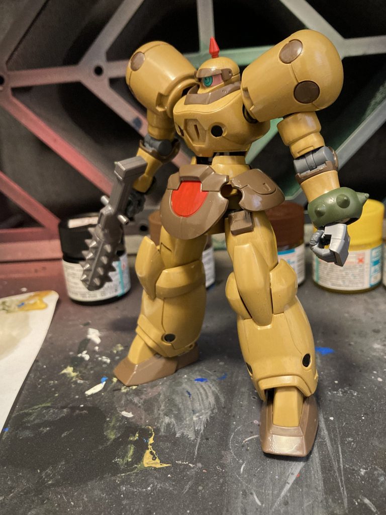 筆塗り完了。成形色からワントーン明るくなりました。その後、汚してツヤ消ししたら、また成形色のトーンに戻った気がします。。このキットは部分塗装でも十分かもしれません。筆塗りの良い修行になったと思います。はい。