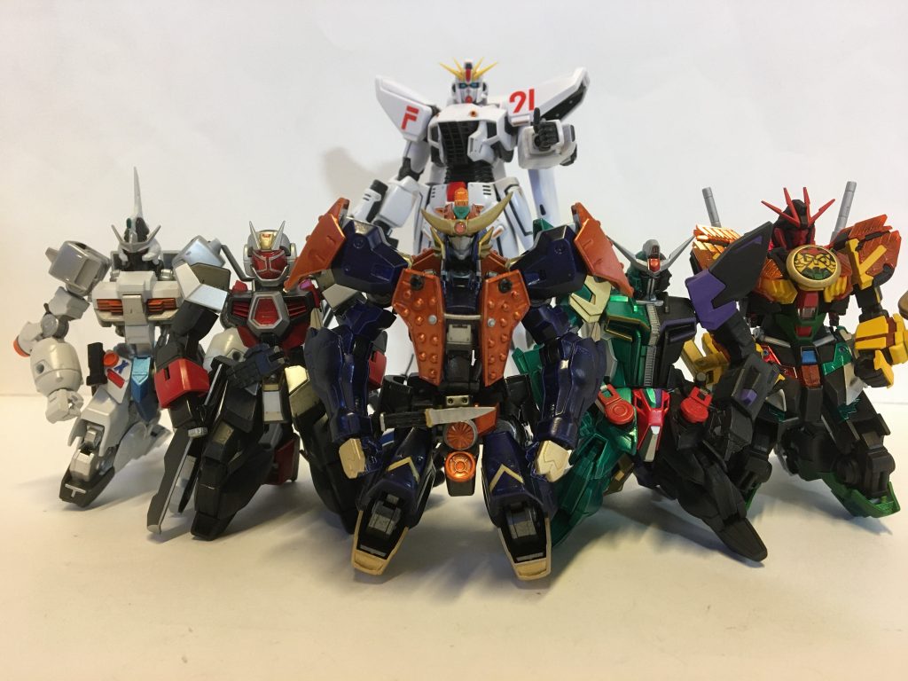 最後に平成仮面ライダー11~15の集合写真です。うしろのF91はお気に入りで一緒に撮影しました。現在でもライダーガンプラを作っていますがかなりの数になっており、作った自分も驚いています。