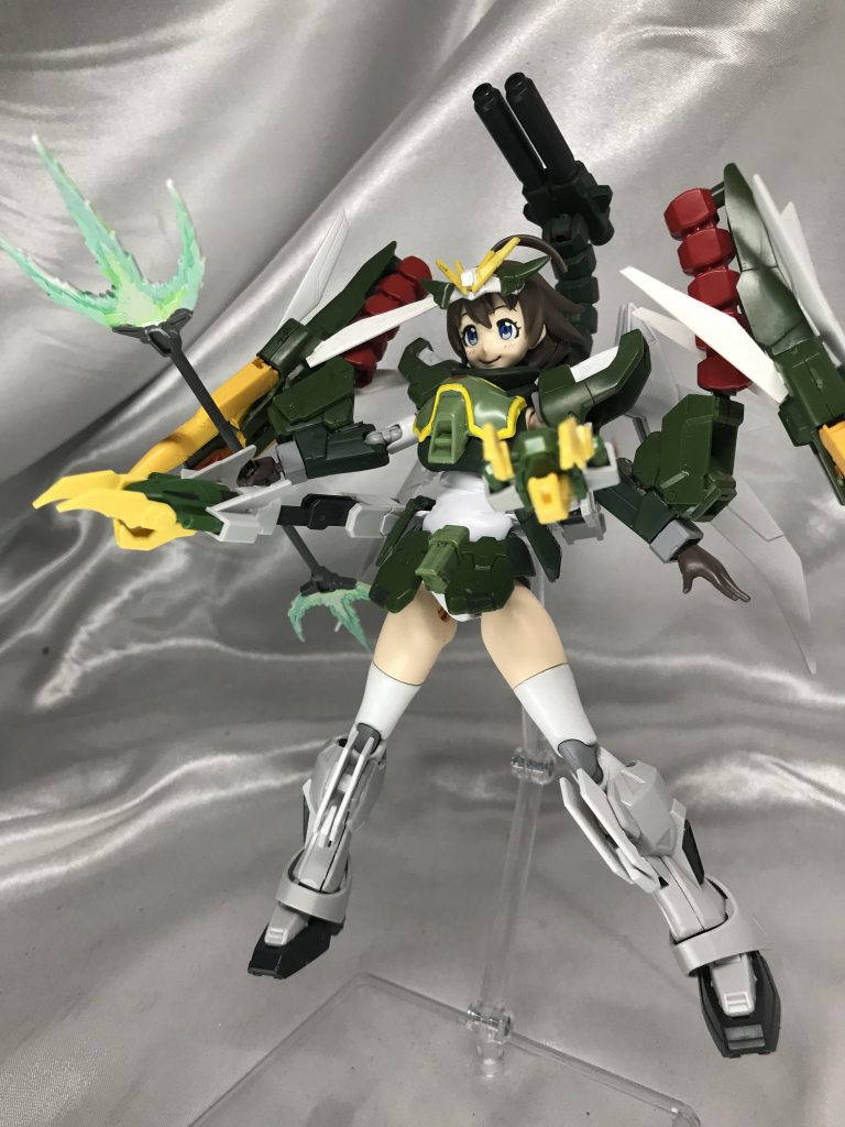 アルトロンと言いつつ首が四本ある詐欺。大型ドラゴンファング射出中に近寄られた場合の切り札的武器です。