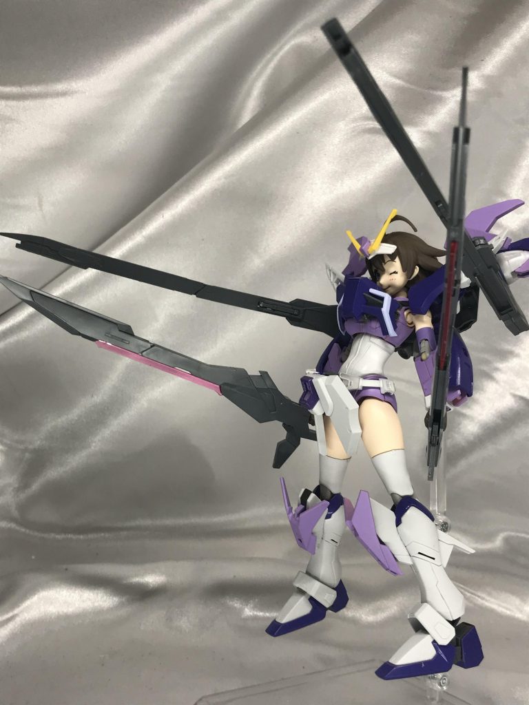 長大なビームキャノンも、アームの保持でしっかり構えられます。かなり長いので、展開した柏陵は素晴らしいです(*゜ー゜)