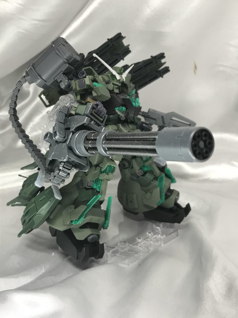 ごつい装備が似合います(///▽///)ガトリングはジャイアンとガトリングの組み合わせを変更して持たせやすいようにしてます。