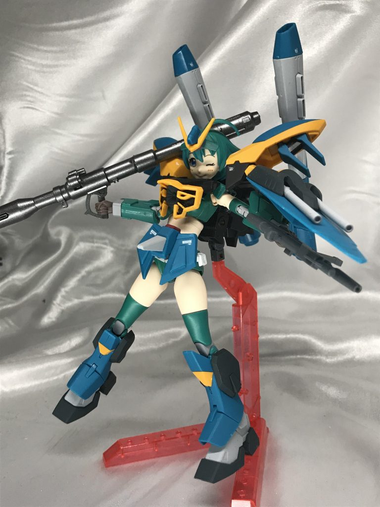 旧キットのわりにパーツ分けがかなり良好なので、塗ったのは胸の黒のみです。盾がカッコいいんですよねカラミティは(*゜ー゜)