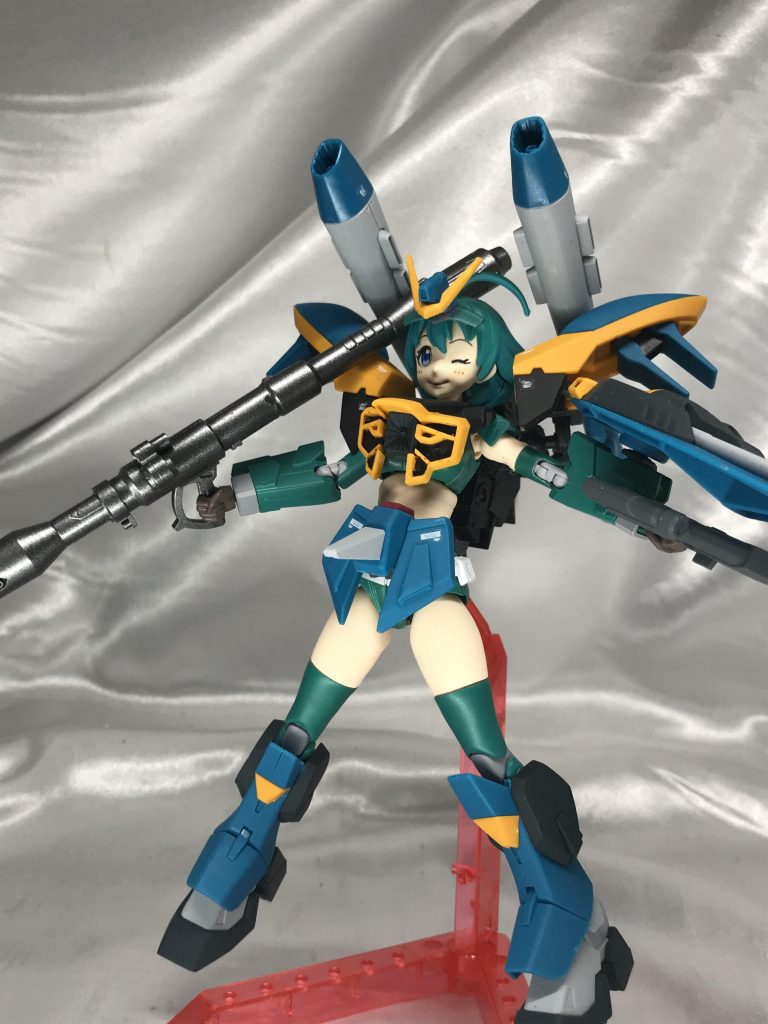 背部キャノンはイチジクの可動だったので、基部をボールジョイントに変更。ナミさんの頭とぶつかるのも回避できてハの字にも広げられるんでかっこよく構えられます(///▽///)