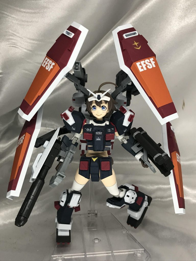 やはりサンダーボルト版はこの盾があってこそ!可動をアームに任せてるので自由に広げられます。いつか手に入ったらサイコザクもやりたい。