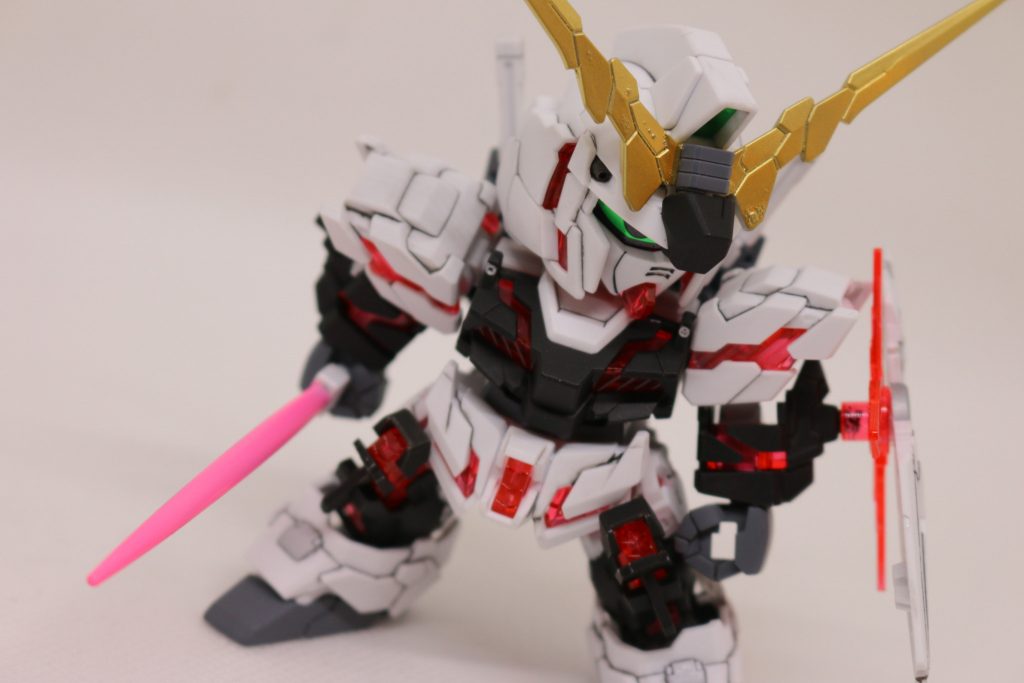 というわけで、初のクロスシルエットはユニコーンガンダムでした。SDフレームしかもっていませんでしたので、SDスタイルですが、昔の幼児体系SDとは違って、青年風のSDですね!