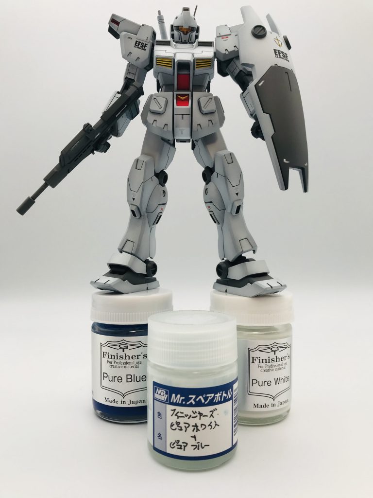 本体色は最近ハマっているフィニッシャーズの塗料。ピュアホワイトにピュアブルーをごく少量。成形色は水色が強いですがほんのり青がかった白を上手く調色できました。