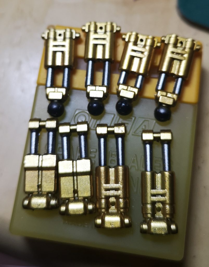 シリンダーは筆で塗り分けしてます