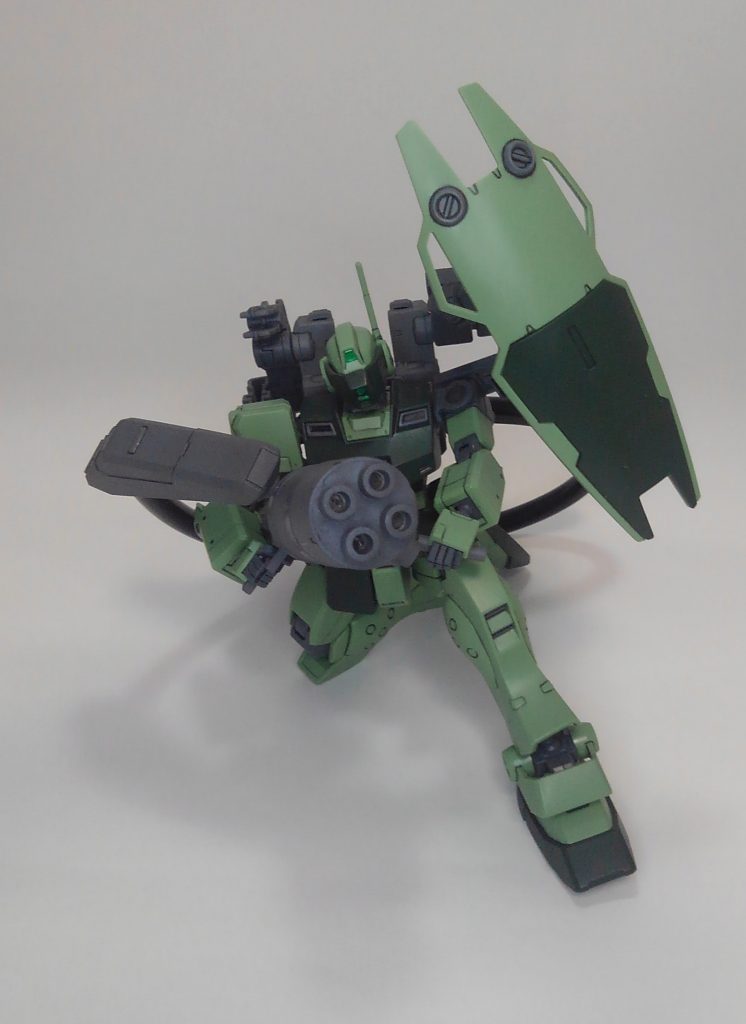 膝立ちはビーム砲が重いですが、ケーブルが奇跡的にバイポッド的な効果を発揮。なのでなければ倒れますｗまとまったとは思いますが、やっぱり宇宙世紀風な見栄えには乏しい気がしています。もうひと拘りできたらなぁ・・・けれど、良い刺激になったと思います。ありがとう！友よ！またどこかで正統なカスタマイズやデザインができればと思っています。ご覧頂き、ありがとうございましたm(_ _)m