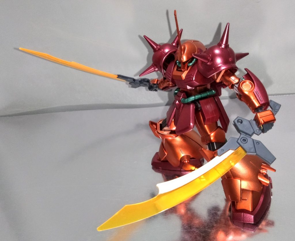 両肩をスパイクにして狂気の騎士っぽくしました