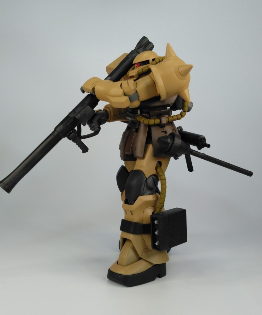 フットミサイル、バズーカ、ファウストで後方から支援します。