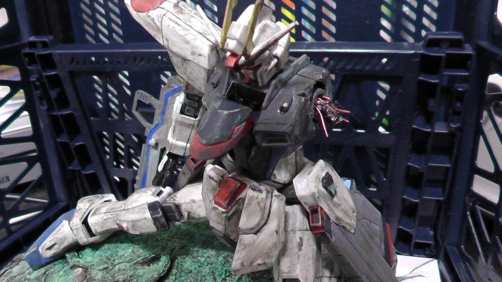 一応10年前ということでコックピットは展開してキラが脱出した後の状態を再現