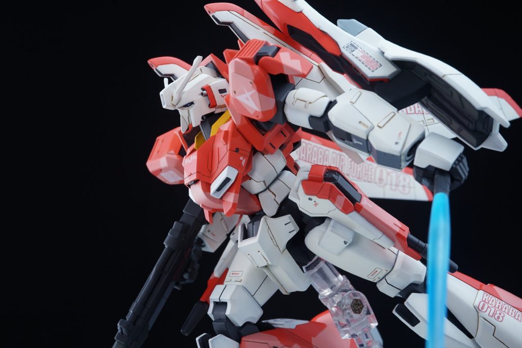 ・決めポーズ狭い可動域の中、何とか満足できたショットがこちら。撮れて速攻スマホの待ち受けにしたくらい気に入ってます♪