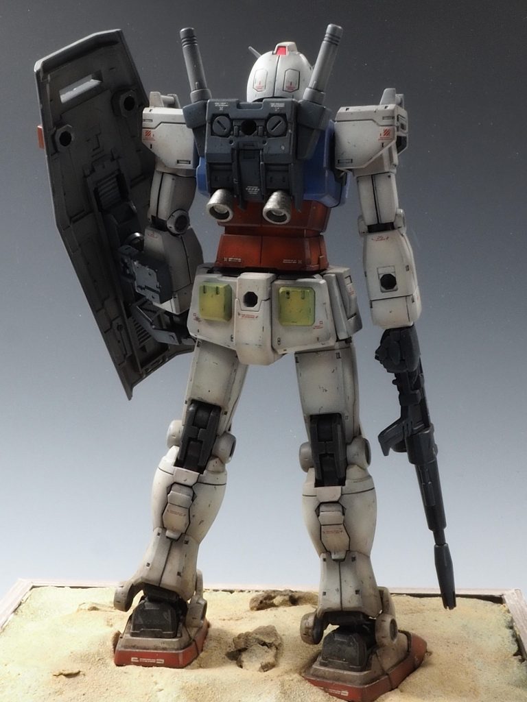 背中のダメージ加工は控えめにしております。