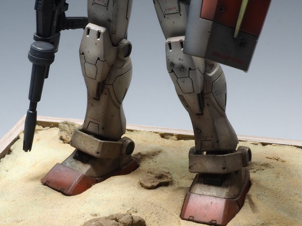 足元はウェザリングマスターのマッドとライトサンドで激しく汚してみました。
