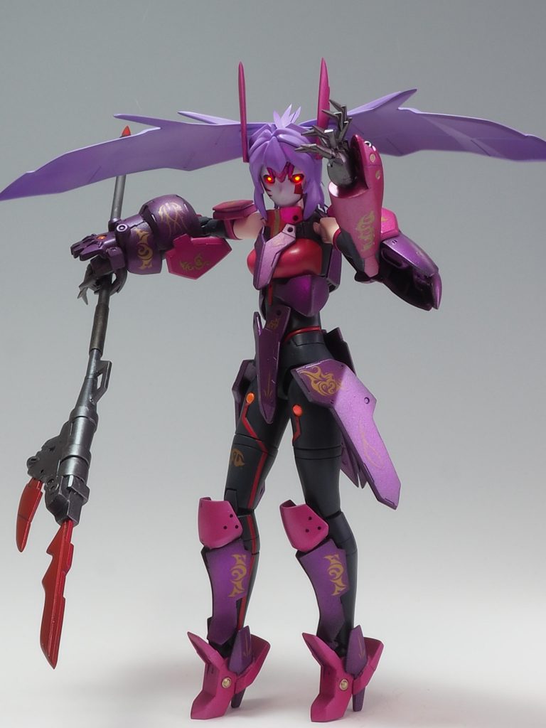 バーサークモードじゃないですよ💦瞳を蛍光レッドで塗装しているのでブラックライトを当てると妖しく光ます。