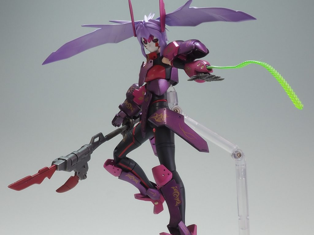 武装は槍の他にビームワイヤーを出せる設定です。