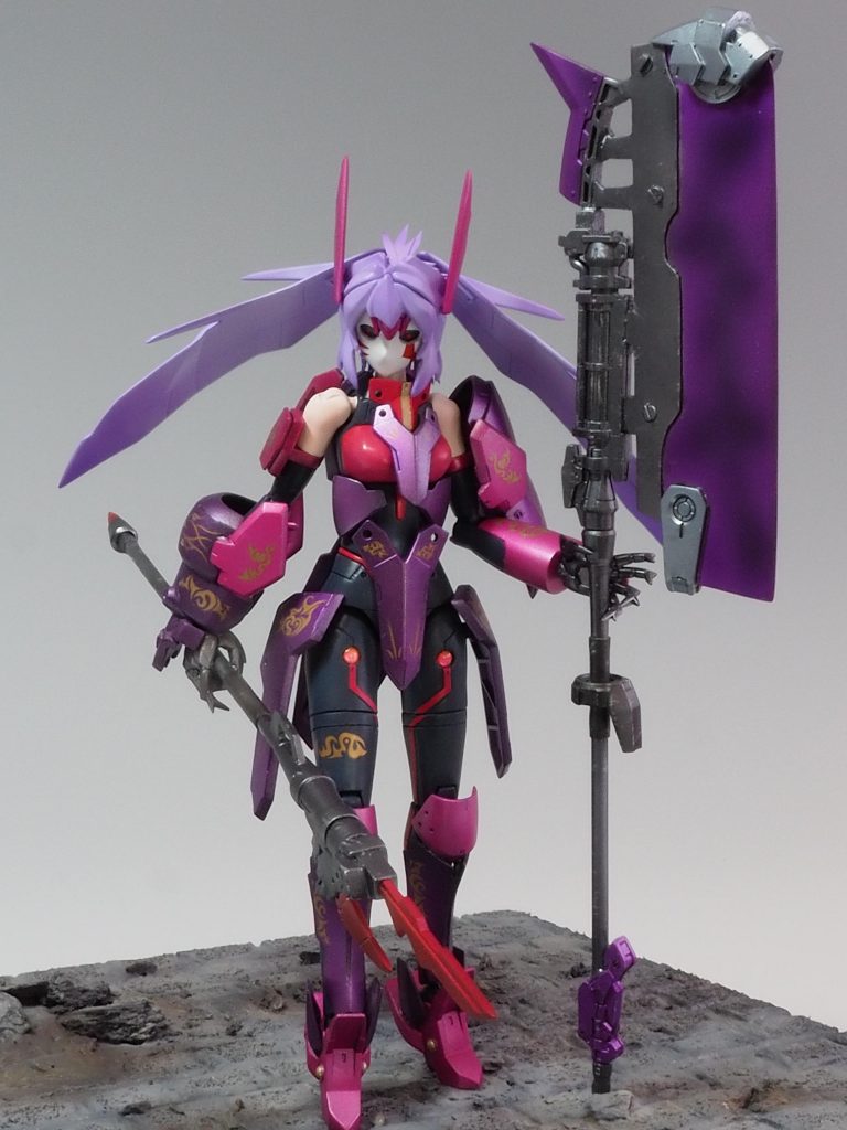 女の子がデカイ武器振り回すのがカッコよいと思ってデカイ武器作ってみましたが、重すぎて手首と関節が負ける!仕方ないので急きょ槍を作りました💦