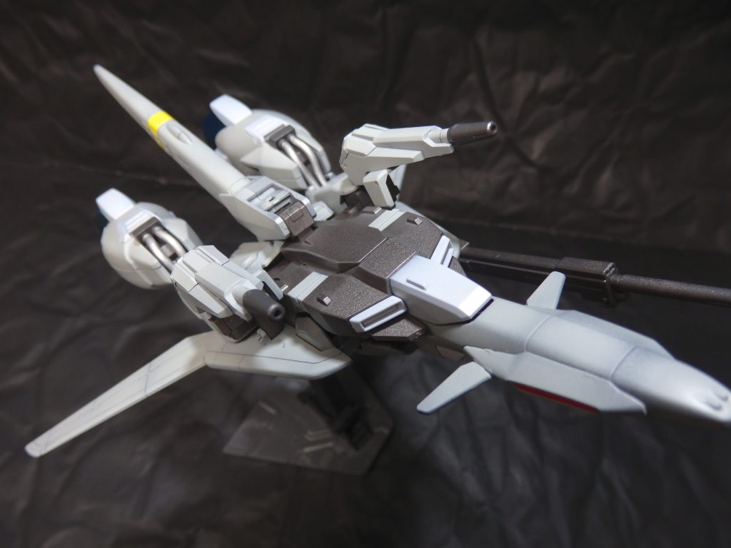 部品差し替えにより、ウェイブライダーに変形可能です。塗装ハゲが嫌なので、基本的に変形させたくない派ですが、これはカッコイイですね。変形させずにはいられませんでしたわ。カッコイイ。