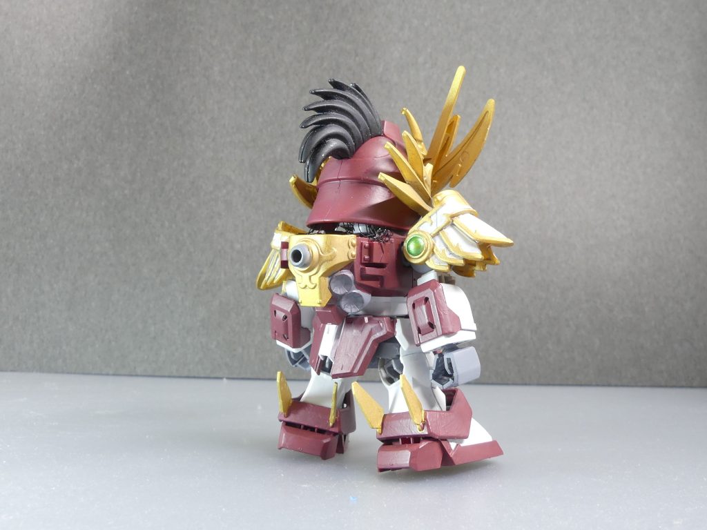 【ガンプラデータ】ベース:SDガンダム クロスシルエット クロスボーンガンダムX1使用:CSフレーム(腕)三国伝外伝 荀彧ガンダム など基本的には「SDCSクロボンに三国伝外伝荀彧のパーツを組み込む」演者変更系カスタマイズ。荀彧の肩アーマーがSDCSのフレームにぴったりはまったこともあります。今回の再制作に伴い、耳飾りや腰アーマーは創傑伝から新たに流用し古さをなくせるように試みましたが・・・SDGWに慣れすぎた身としては「太い」と感じてしまうSDCSです。