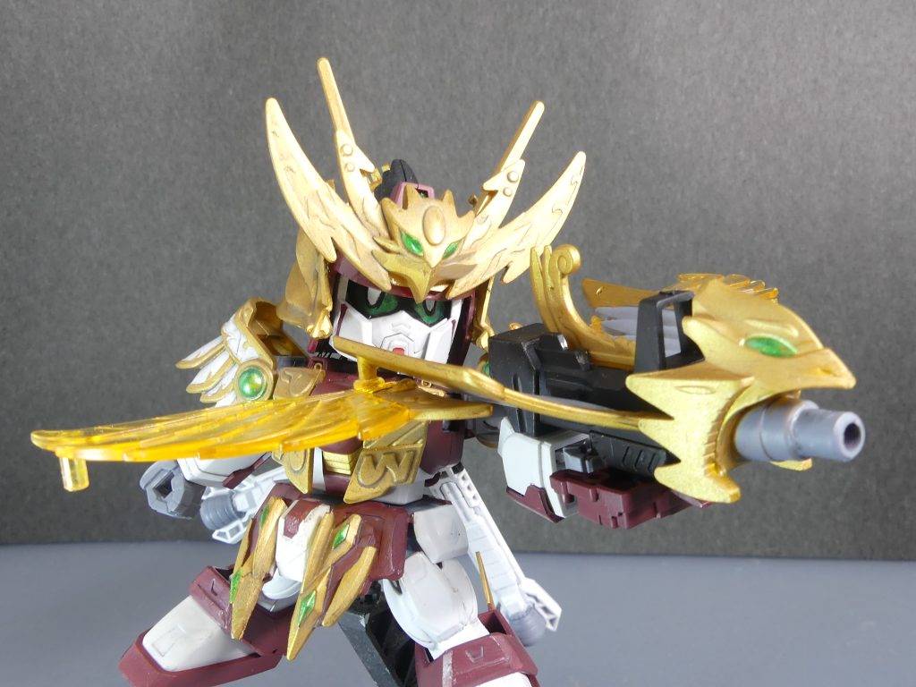 鳳撃砲:専用のバスターキャノン。後方から指示を出しつつ、自らも正確な砲撃で援護する。天鎧装から翼を移植。