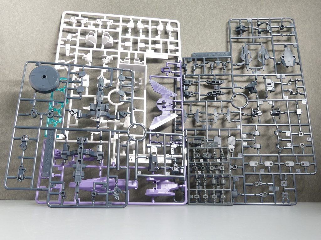 ランナー。ユーラヴェンガンダムからコアガンダム・プラネッツシステム関節ランナーを分割したものの色替え。リライジングやロービジも含むと、これでコアガンダムＩＩも５個のカラバリを有することになります（クリア除く）。