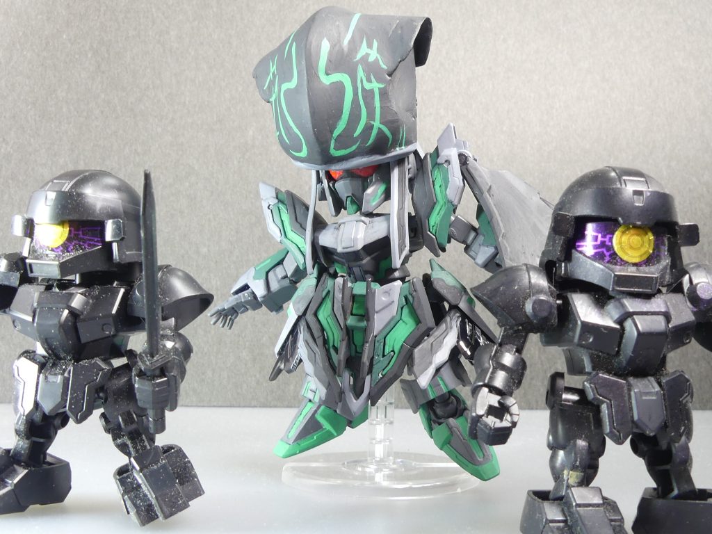 BUGの召喚:GBNでは、戦闘能力が低い代わりに「三国創傑伝」で登場したBUGを召喚し戦いに参加させる。