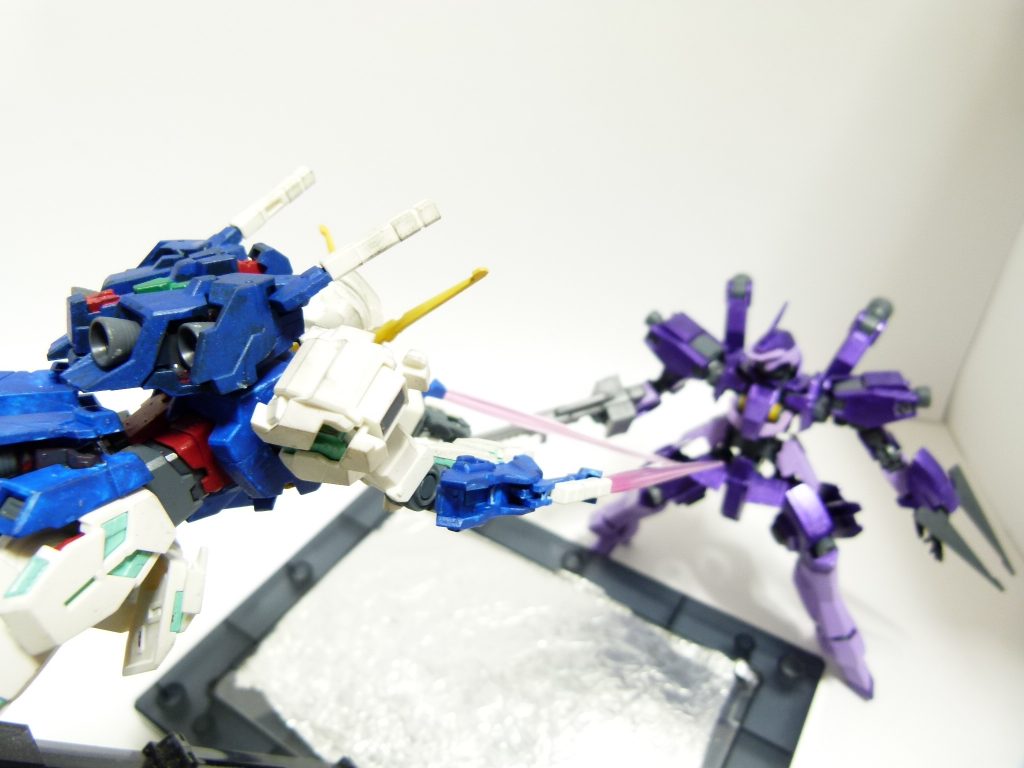 「NT・ラウズドライブ」とか・・・ユニコーンバリエーションが目茶目茶多いトライエイジ。原作のバリエーションは通常のユニコーンモード以外を網羅、デストロイ・アンチェインドやお台場立像版なんてものもあり・・・ちなみに・・・ペルフェクティビリティの元機体であるFAユニコーン・プランBの参戦元ですがペルフェクティビリティは最後まで参戦していません。