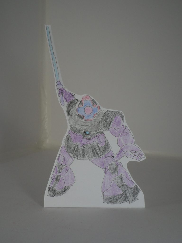 ドムはポスターを見ながらフリーハンドで。色は娘のクーピーを借りて塗りました。SDドムを使いたかったけど、近くには売ってなかったので、こちらも小学生以来久しぶりに描いてみました。雰囲気出てるかな?