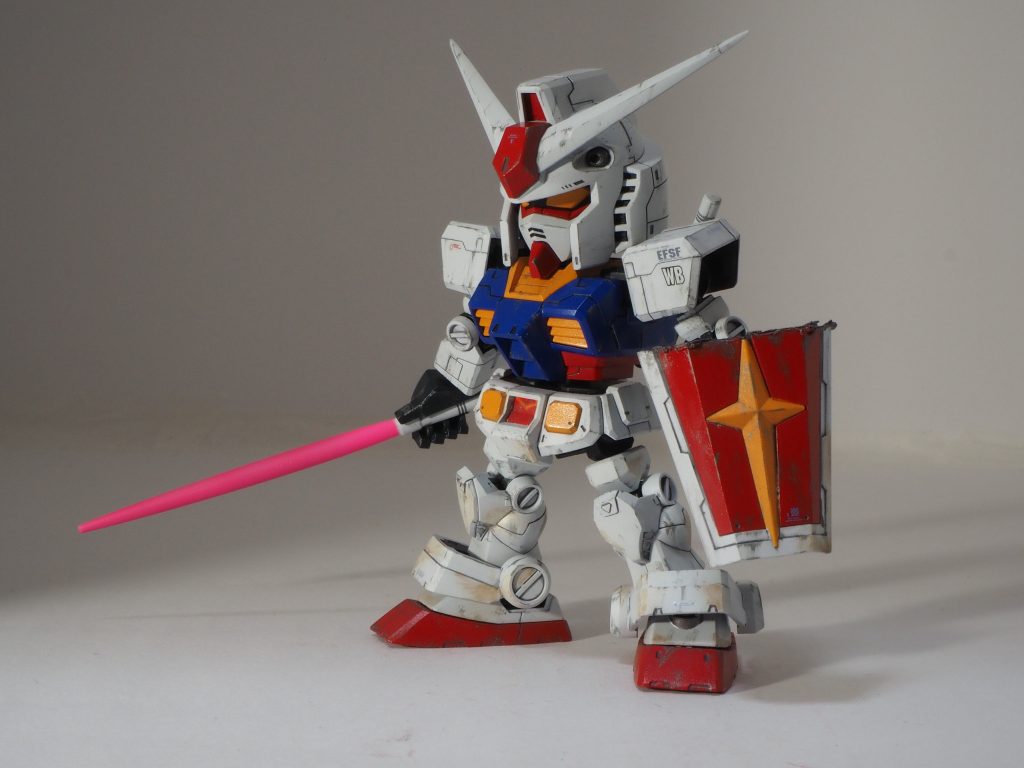 サーベルの持ち手は、シルエットブースターの物を穴埋めして使っています。